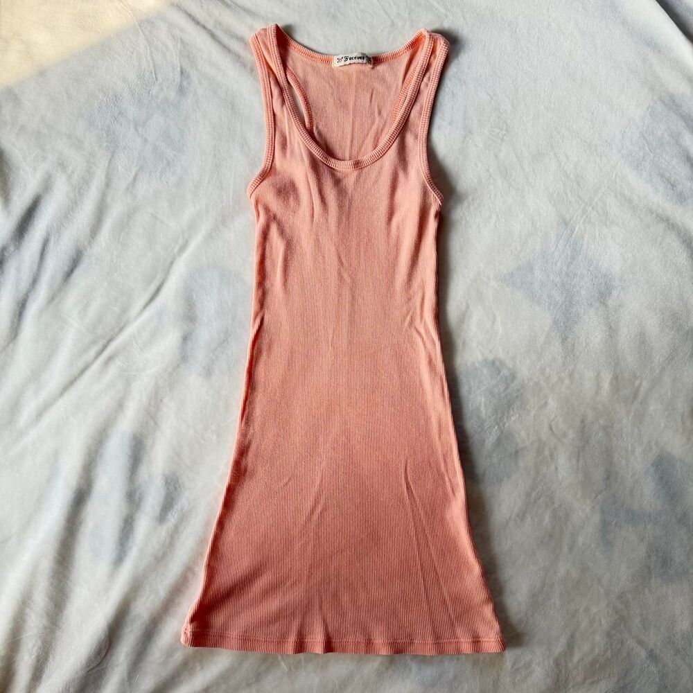 vintage y2k Forerever 21 ribbed pink tank top minimalist basic capsule wardrobe